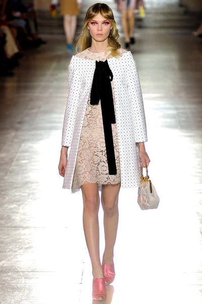 Look 29
